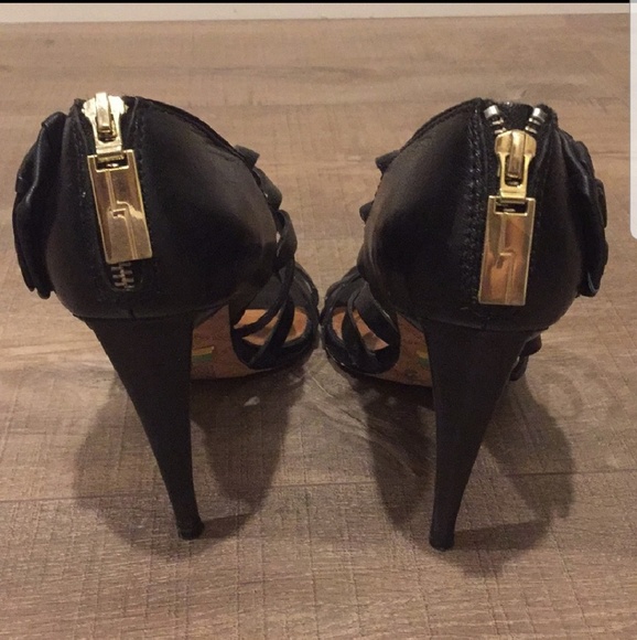 L.A.M B Strappy Heels with box - Picture 3 of 4